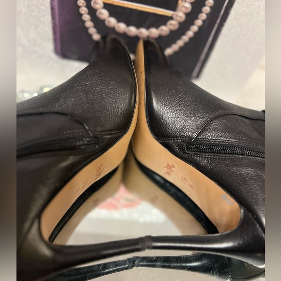 Coach Salene Black Leather Gold Logo Side-Zip Heels Ankle Booties size 7.5 B - Picture 5 of 9